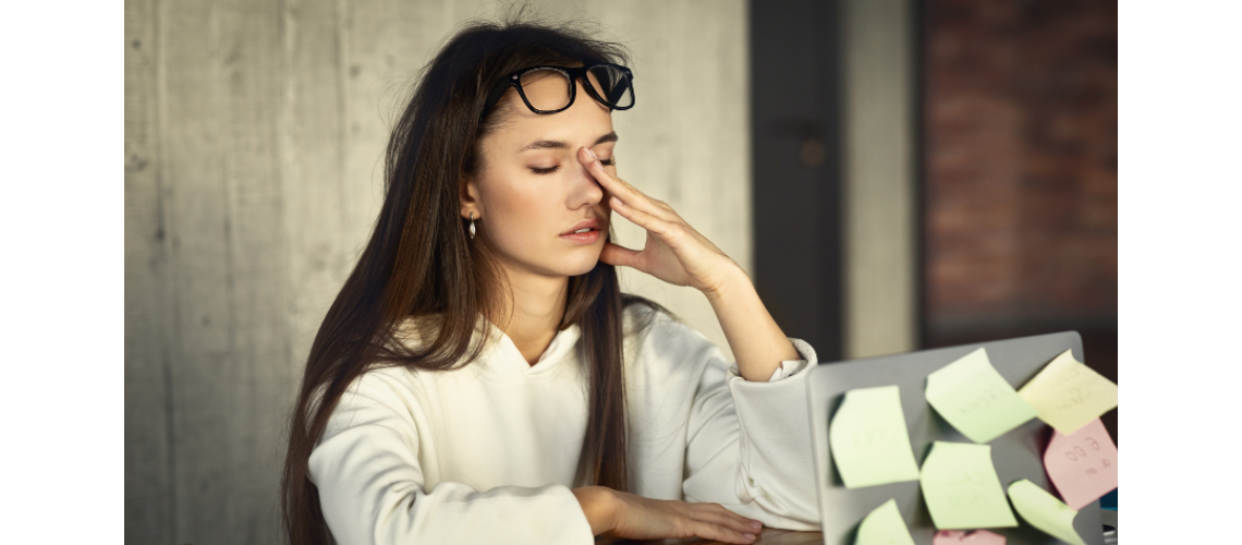 Pourquoi tes clientes hésitent à acheter tes prestations (et comment les convaincre sans forcer la vente)